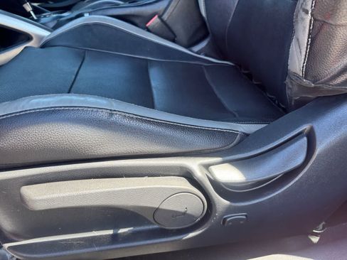 Used 2017 Hyundai Veloster Turbo image 29