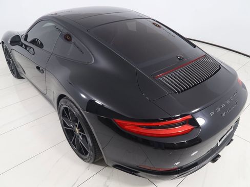 Used 2019 Porsche 911 Carrera T w/ Carrera T Interior Package image 31