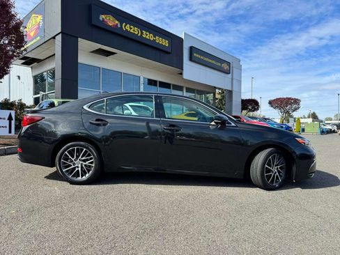 Used 2017 Lexus ES 350 w/ Premium Package image 4