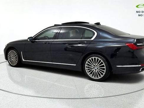 Used 2021 BMW 750i xDrive w/ Executive Package AWD/4WD image 6