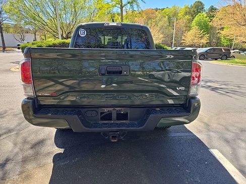 Used 2022 Toyota Tacoma TRD Off-Road w/ Technology Package image 11