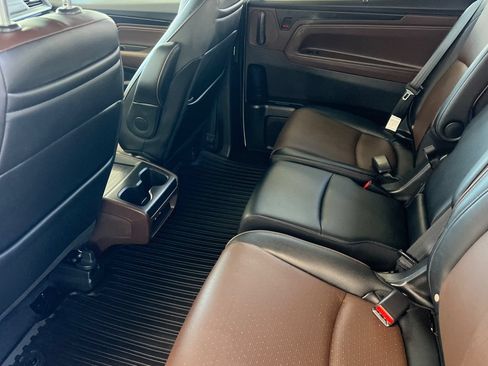 Used 2025 Honda Odyssey Elite image 9