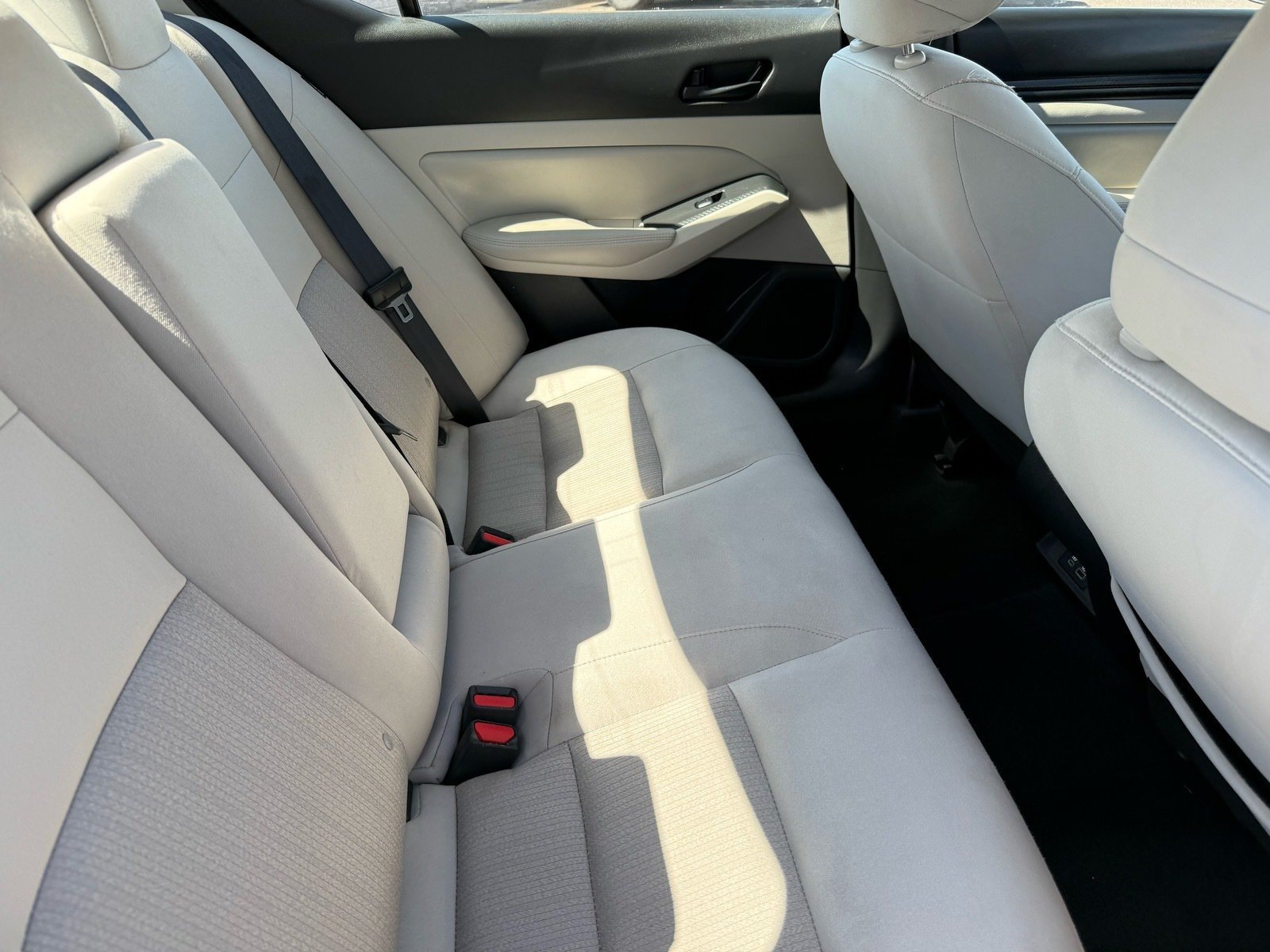 Used 2025 Nissan Altima 2.5 SV FWD image 29