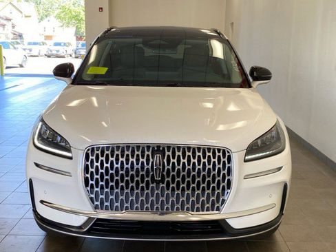 New 2025 Lincoln Corsair AWD w/ Equipment Group 101A image 3