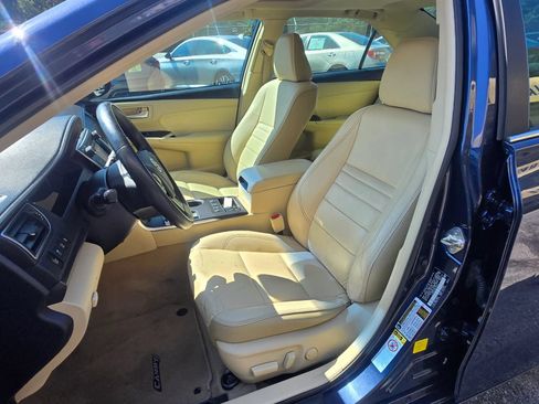 Used 2016 Toyota Camry XLE w/ Moonroof Package FWD image 6