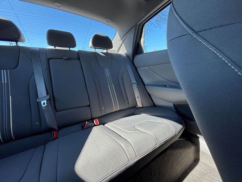 Used 2025 Hyundai Elantra SEL image 37