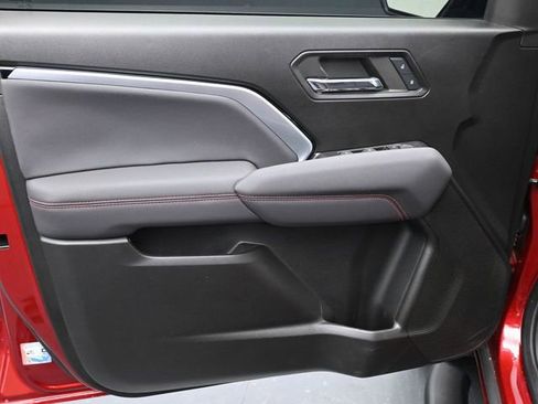 Used 2024 Chevrolet Colorado Z71 w/ Z71 Convenience Package 2 image 9