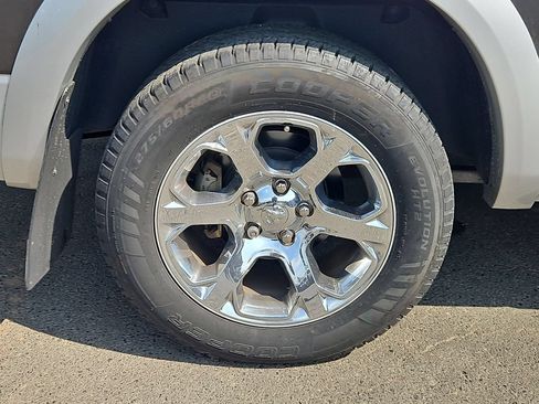 Used 2016 RAM 1500 Laramie w/ Convenience Group AWD/4WD image 9