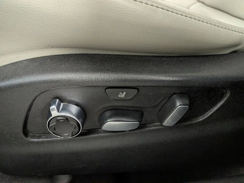 Used 2020 Cadillac XT4 Premium Luxury w/ Enhanced Visibility Package image 9