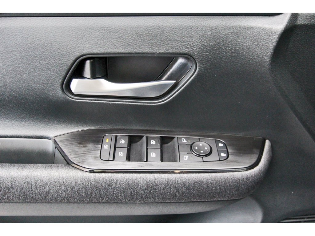 Used 2026 Nissan Kicks SV w/ SV Premium Package FWD image 22
