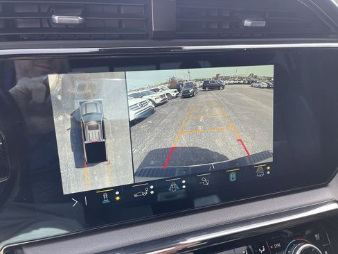 Used 2022 GMC Sierra 1500 AT4 w/ AT4 Premium Package image 15