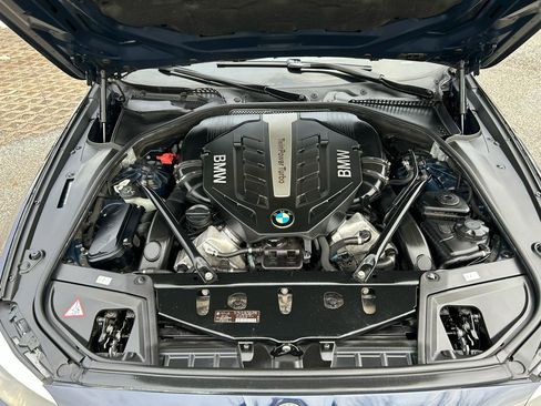 Used 2013 BMW 550i xDrive Sedan image 23