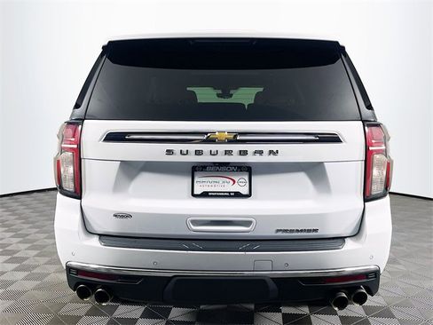 Used 2021 Chevrolet Suburban Premier w/ Premium Package image 7
