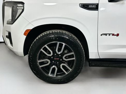 Used 2023 GMC Yukon XL AT4 image 34