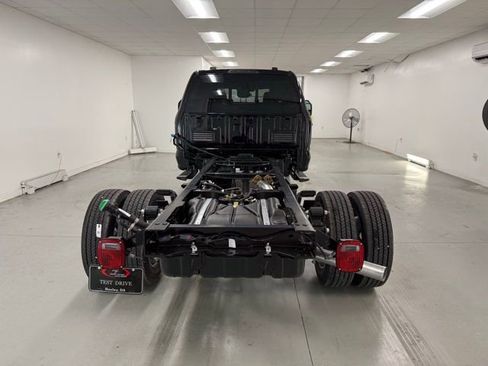New 2026 Ford F450 XL w/ XL Chrome Package image 7