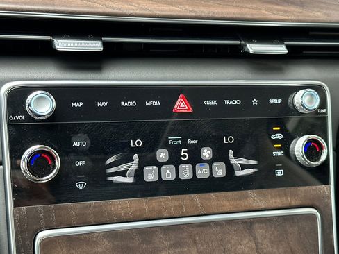 Used 2026 Genesis GV80 2.5T Select image 26