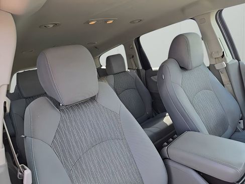 Used 2017 Chevrolet Traverse LS FWD image 20