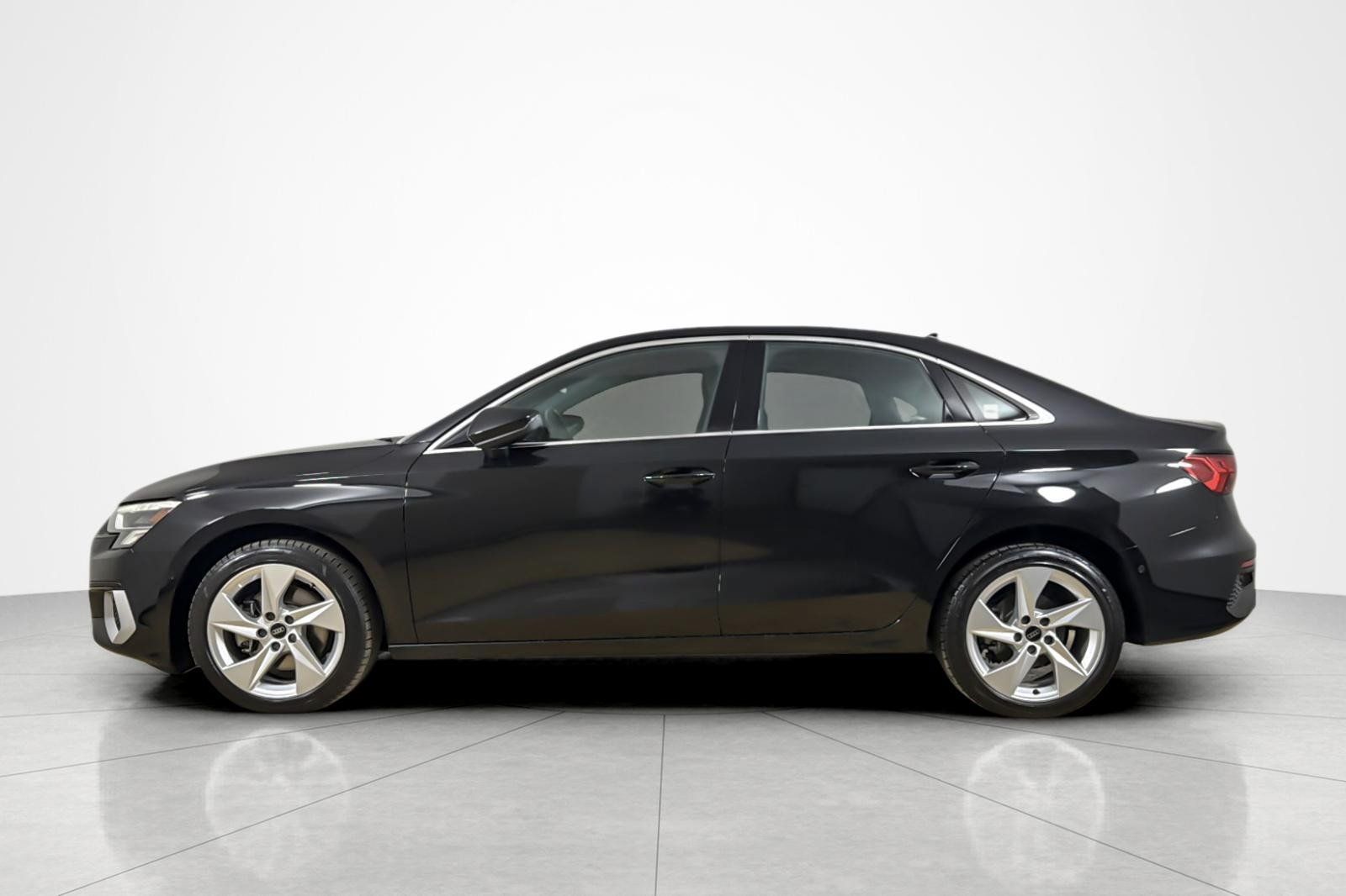 Used 2023 Audi A3 2.0T Premium Plus w/ Premium Plus Package AWD/4WD image 2
