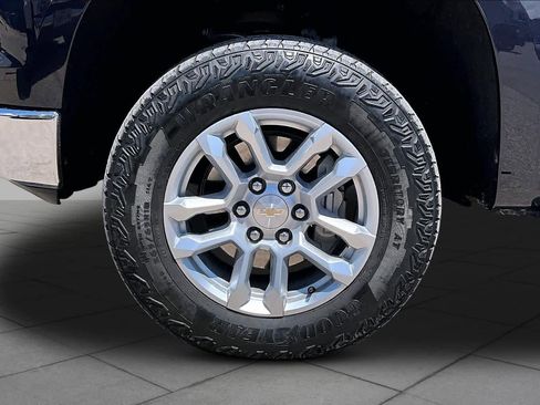 Used 2023 Chevrolet Silverado 1500 LT AWD/4WD image 11