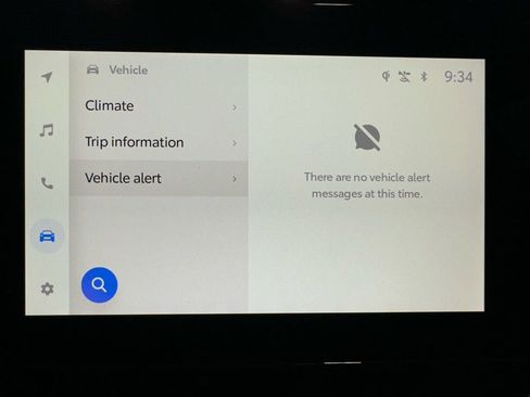 Used 2025 Toyota Highlander XLE image 34