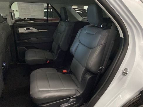 New 2026 Ford Explorer Active w/ Active Comfort Package image 11