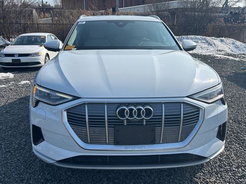 Used 2022 Audi e-tron Premium Plus w/ Premium Plus Package image 8
