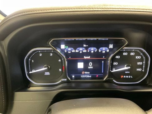 Used 2022 GMC Sierra 3500 Denali AWD/4WD image 2