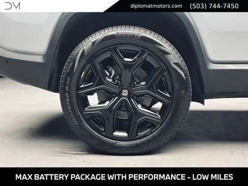 Used 2024 Rivian R1S Adventure Dual AWD/4WD image 42