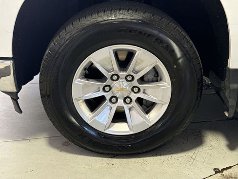 Used 2025 Chevrolet Silverado 1500 W/T RWD image 13