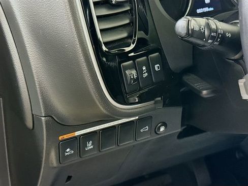 Used 2018 Mitsubishi Outlander GT image 11