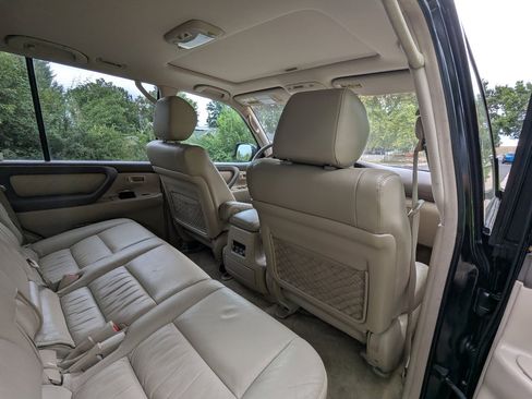 Used 2005 Toyota Land Cruiser image 21