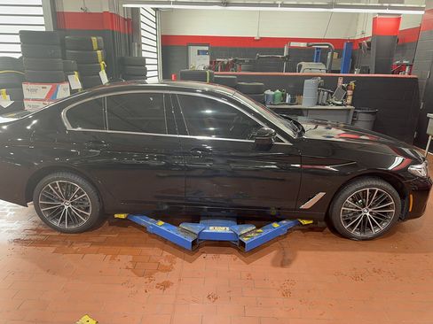 Used 2023 BMW 530i xDrive w/ Premium Package AWD/4WD image 3