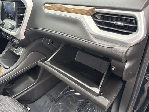 Used 2023 GMC Acadia SLE w/ Driver Convenience Package image 32