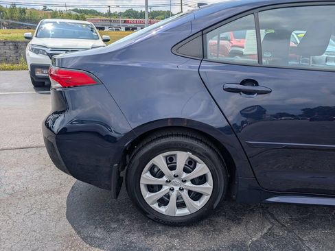 Used 2025 Toyota Corolla LE FWD image 8