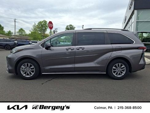 Used 2021 Toyota Sienna LE FWD image 8