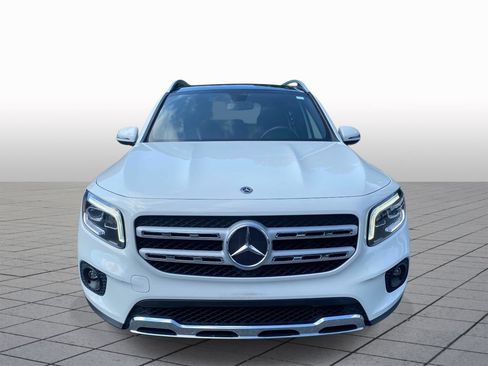 Used 2022 Mercedes-Benz GLB 250 w/ Premium Package Lite image 2
