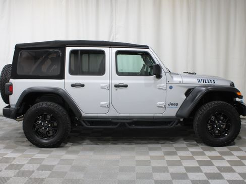 Used 2024 Jeep Wrangler Unlimited AWD/4WD image 24