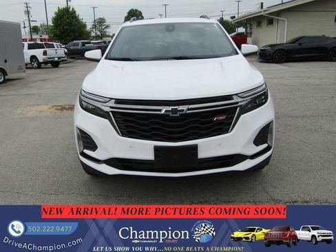 Used 2023 Chevrolet Equinox RS AWD/4WD image 2
