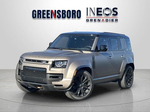 Used 2025 Land Rover Defender 110 AWD/4WD image 1