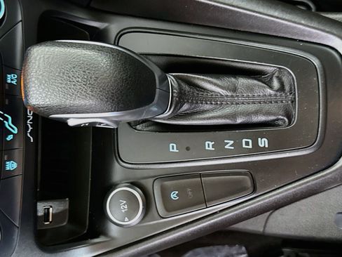 Used 2017 Ford Focus SE FWD image 20