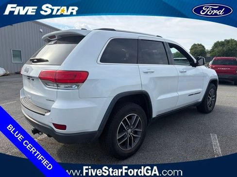 Used 2018 Jeep Grand Cherokee Laredo AWD/4WD image 3