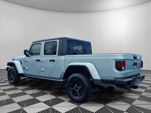 Certified 2023 Jeep Gladiator Sport AWD/4WD image 24