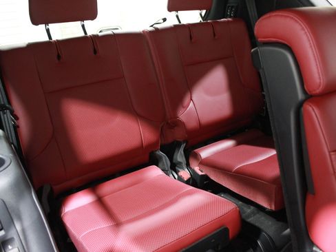 Used 2023 Lexus GX 460 Luxury w/ Accessory Package image 33