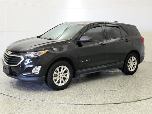Used 2018 Chevrolet Equinox LS FWD image 4