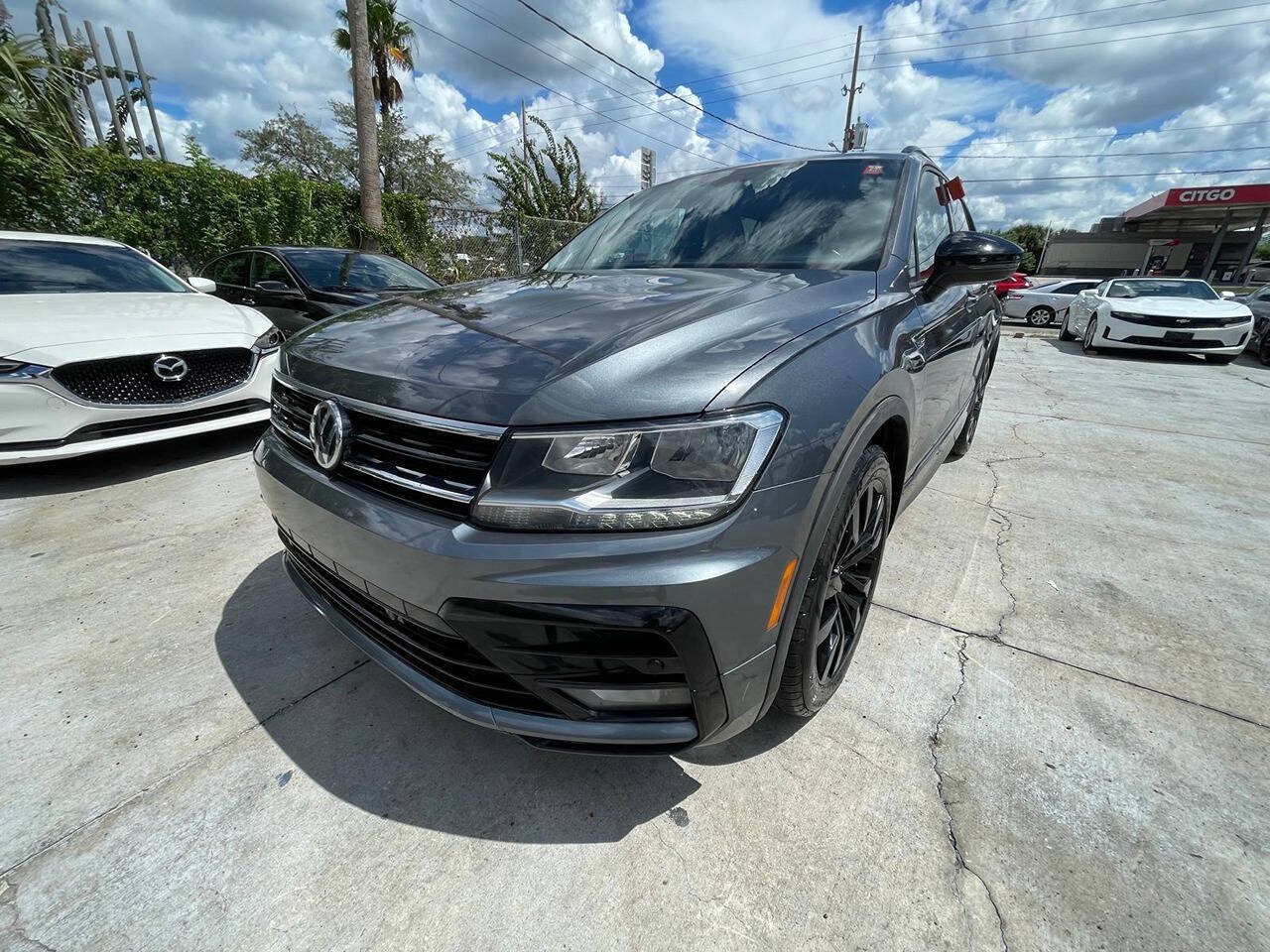 Used 2021 Volkswagen Tiguan SE R-Line FWD image 2