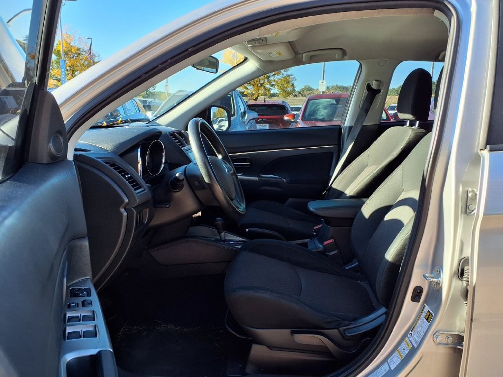 Used 2018 Mitsubishi Outlander Sport ES FWD image 11