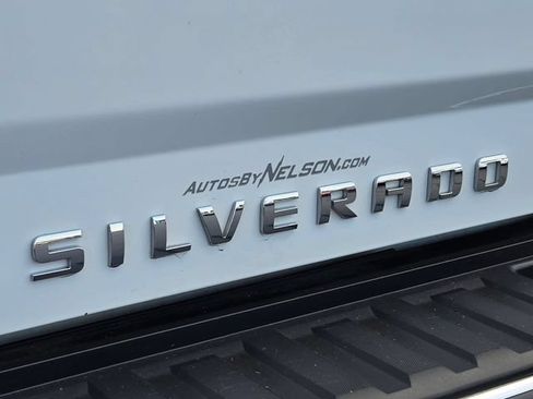 Used 2018 Chevrolet Silverado 1500 LT AWD/4WD image 17
