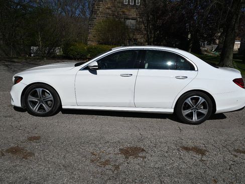 Used 2017 Mercedes-Benz E 300 image 9