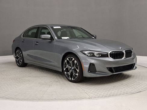New 2026 BMW 330i Sedan w/ Premium Package RWD image 5
