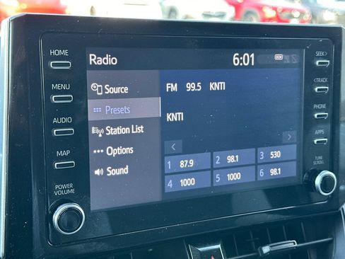 Used 2020 Toyota Corolla LE FWD image 19